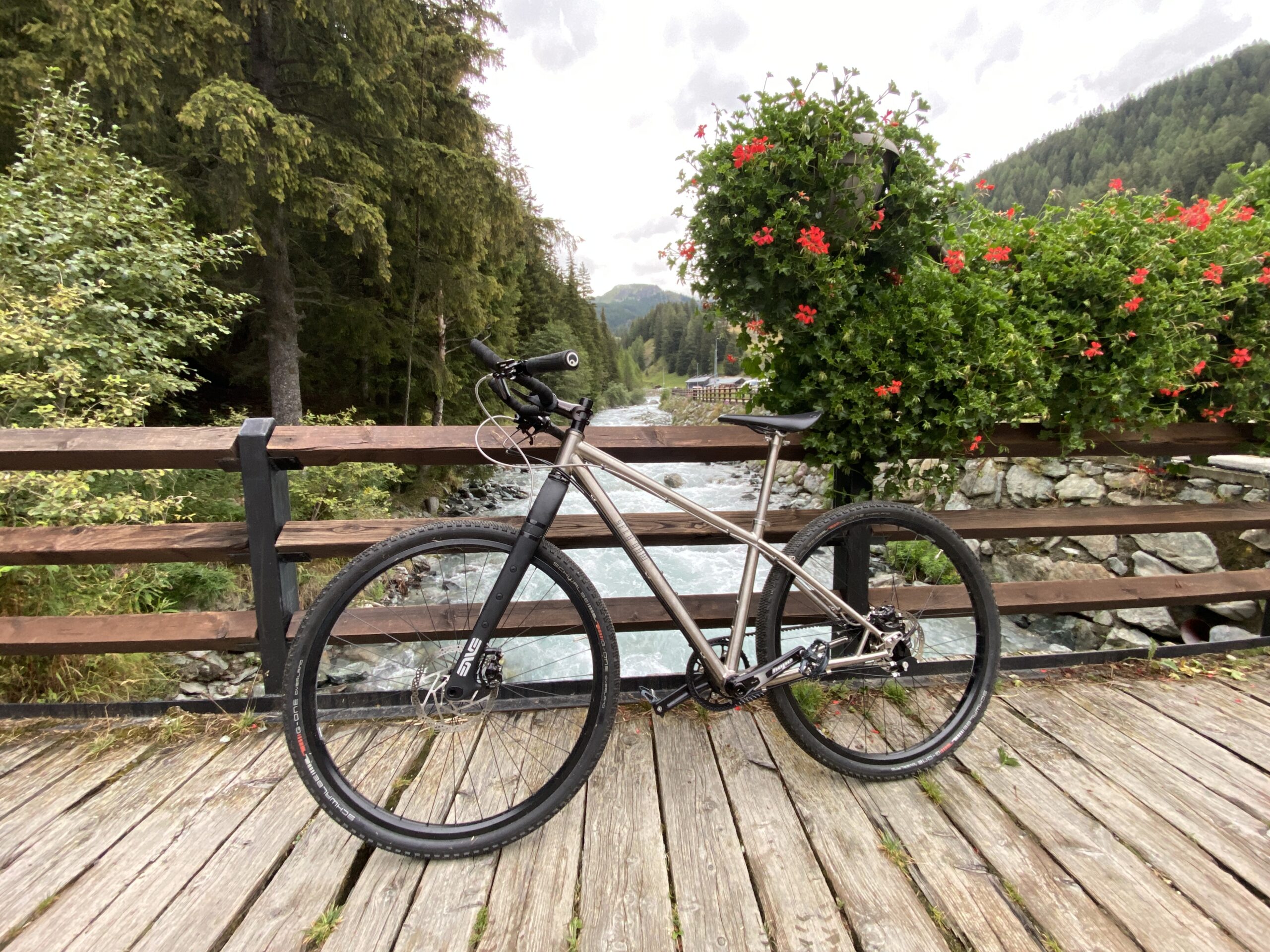 Selknam Cycles - prodotti in esposizione (home page)